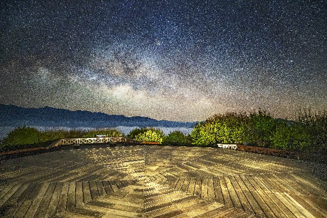 天琴座流星雨22日凌晨大爆發 嘉義最佳觀星點快筆記！